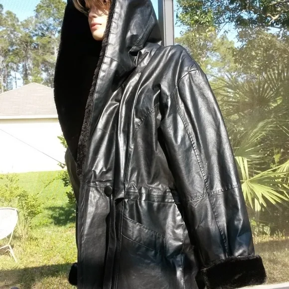 VINTAGE LEATHER WRAP COAT WITH FAUX FUR COLLAR/SLEEVES PLUS SIZE: XLARGE